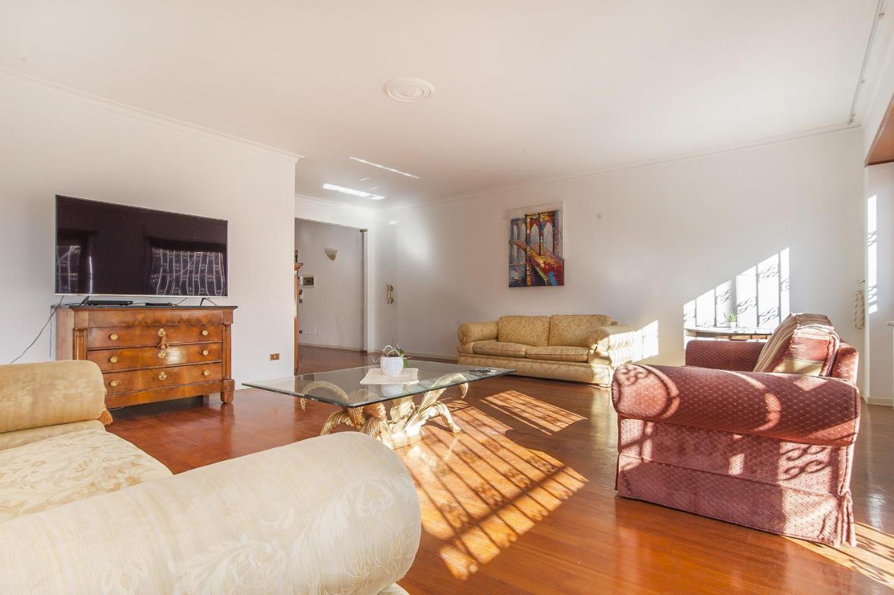 Eur Luminous And Large Family Terrace Apartment Roma Exterior foto